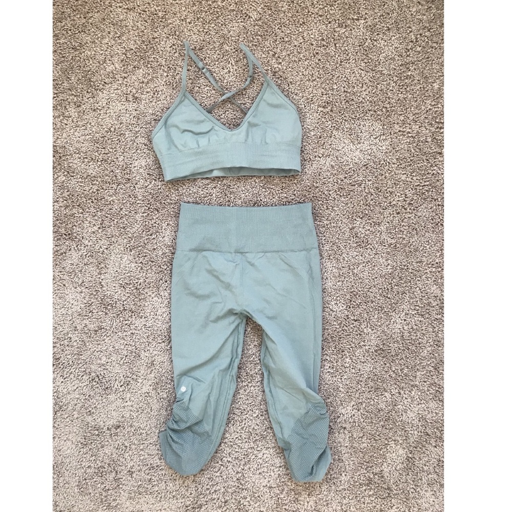 Lululemon yoga set